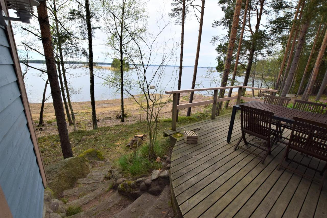Pyhtaeaen Vuokramoekit Villa Tuuski Exterior photo